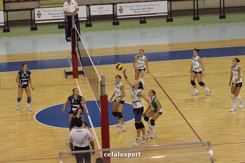111030 volley 252_tn.jpg